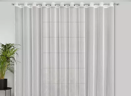 Firana na przelotkach 300x250 NOELIA biała w prążki z połyskującą srebrną nicią