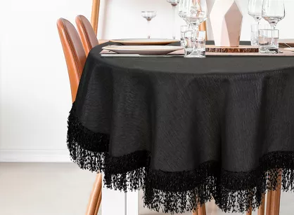 Obrus okrągły fi 180 JASPER czarny wykończony wyrazistymi frędzlami z kolekcji Premium