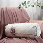 Poszewka welwetowa z wypełnieniem wałek 20x48 VELVET 144 kremowa z designerskim beżowym wzorem kwiatów obszyta lamówką - 2