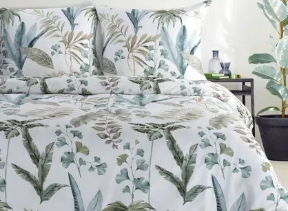 Pościel satynowa 140x200 SPRING 52 biała z zielonym nadrukiem roślinnym