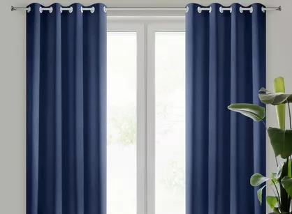 Zasłona na przelotkach 140x250 RITA jednokolorowa granatowa z miękkiej tkaniny