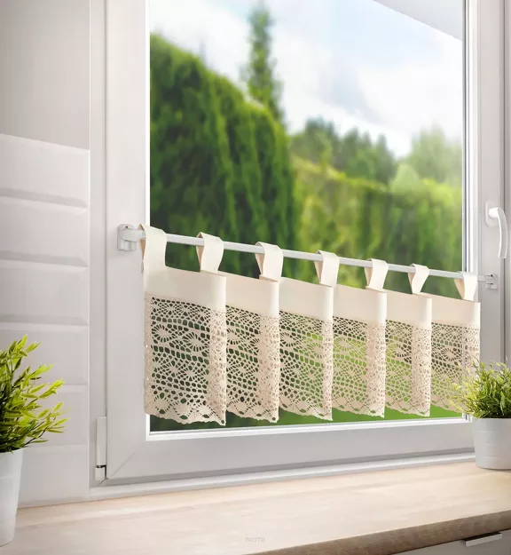 Zazdrostka na szelkach 150x35 MADDELINE beżowa z bawełny zdobiona ażurowym geometrycznym wzorem