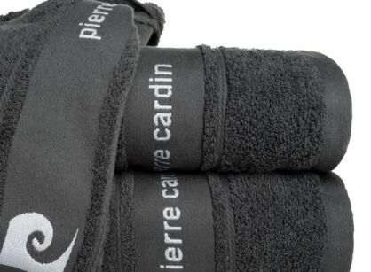 Ręcznik 50x100 NEL Pierre Cardin stalowy zdobiony bordiurą z kontrastowym logo marki