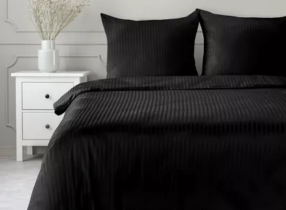 Pościel satynowa 160x200 VERA jednokolorowa gładka czarna w prążki