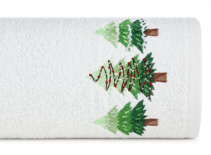 Ręcznik świąteczny 70x140 SANTA 17 biały z wyhaftowanymi zielonymi choinkami