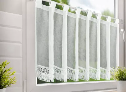 Zazdrostka na szelkach 150x60 ROXANA biała z etaminy zdobiona gipiurą z frędzelkami