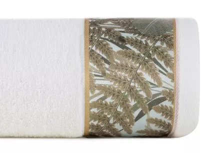 Ręcznik 70x140 EVA 17 Eva Minge biały zdobiony bordiurą z botanicznym wzorem w liście z kolekcji Premium