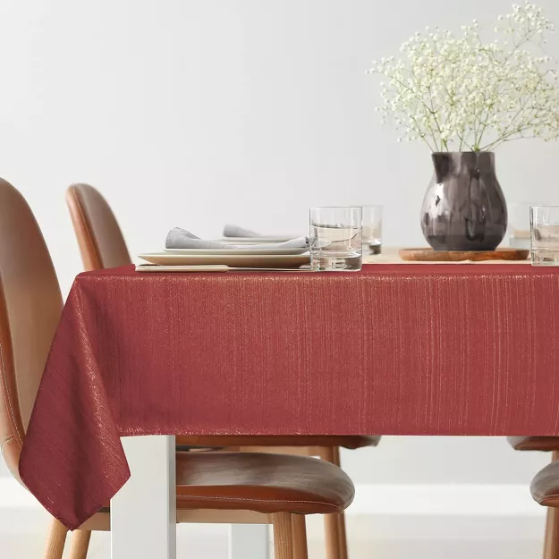 Obrus 140x220 GLAMO bordowy z przetykaną błyszczącą złotą nicią