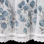 Zazdrostka gotowa w tunelu 150x30 POLA biała z etaminy z wzorem malarskich niebieskich kwiatów i bawełnianą koronką - 7