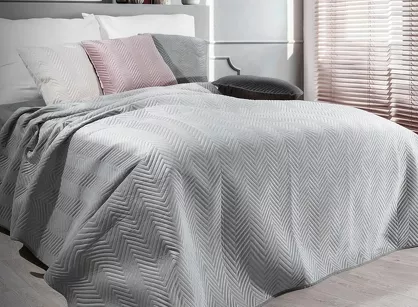 Narzuta welwetowa 200x220 SOFIA srebrna pikowana w gęstą jodełkę