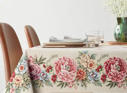 Obrus gobelinowy 140x180 GRIA naturalny różowy z nadrukiem kwiatów piwonii