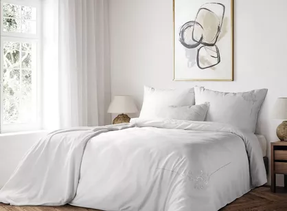 Pościel z makosatyny 220x200 REINA 44 biała subtelny biały haft Reina Line