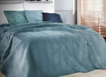 Narzuta welwetowa 220x240 SOFIA niebieska pikowana w gęstą jodełkę