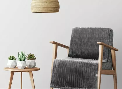 Koc na fotel 70x160 SOFT stalowy puszysty typu flano z wytłaczanym wzorem Design 91