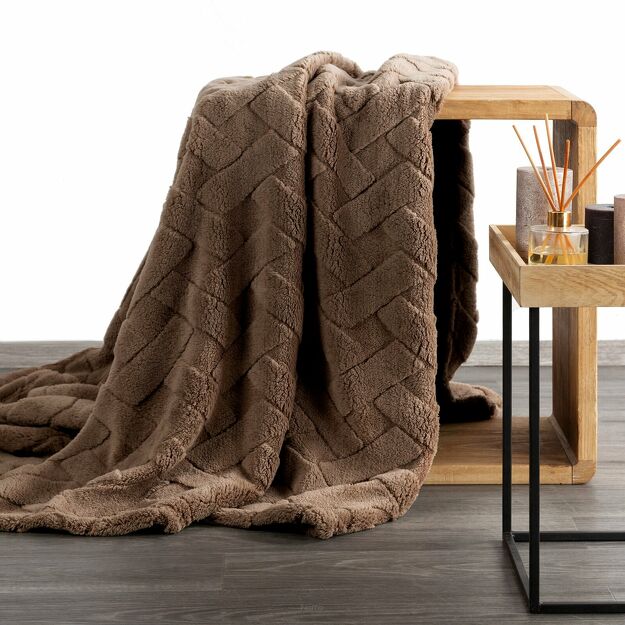 Koc 150x200 CARO ciemny brąz puszysty typu flano z wytłaczanym wzorem Design 91