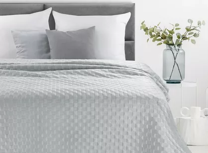 Narzuta welwetowa 170x210 SOFIA 4 srebrna pikowana w dużą gęstą jodełkę