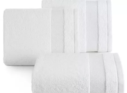 Ręcznik bawełniany 50x90 NESSY biały szeroką żakardową bordiurą w geometryczny wzór przetykaną błyszczącą nicią 