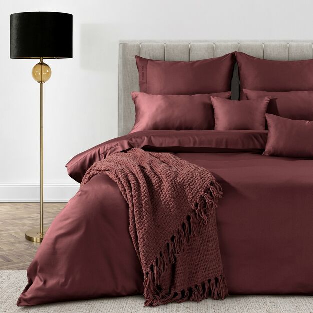 Pościel z makosatyny 160x200 ELEGANT 1H Eva Minge bordowa z ozdobną kantą i haftem