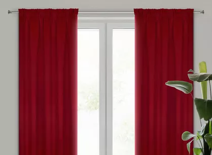 Zasłona na taśmie 135x270 LOGAN zaciemniająca czerwona jednokolorowa z półmatowej tkaniny