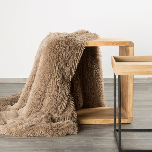 Koc na fotel futrzany 70x160 TIFANY 1 beżowy jednokolorowy puszysty z kolekcji Design 91
