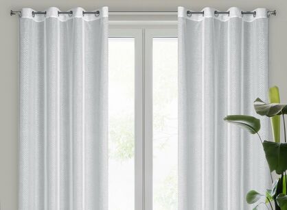 Firana na przelotkach 140x250 LOARA biała srebrny geometryczny nadruk