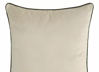 Poszewka welwetowa 45x45 GAJA 2 jednokolorowa beżowa obszyta lamówką