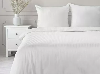 Pościel satynowa 140x200 VERA jednokolorowa gładka biała w prążki