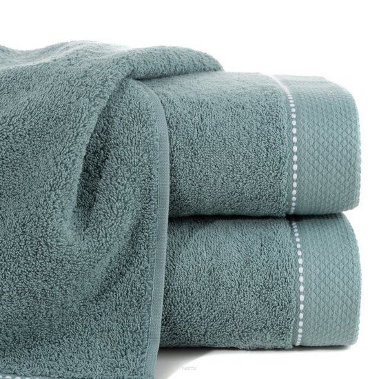 Ręcznik bawełniany 50x90 DAISY ciemna mięta z bordiurą z kontrastowym przeszyciem