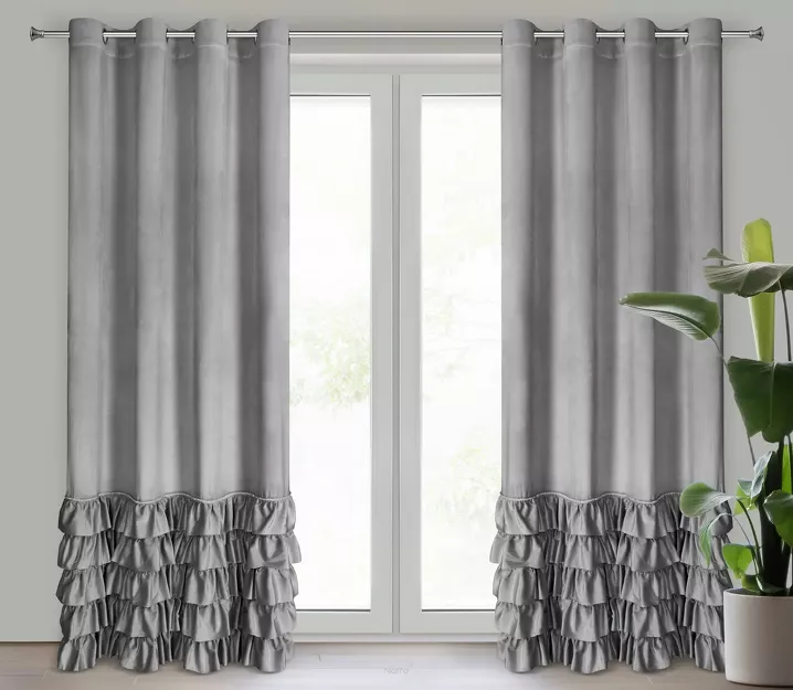 Zasłona na przelotkach 140x250 CARLI welwetowa srebrna jednokolorowa zdobiona w dolnej części falbanami z paskiem cyrkonii