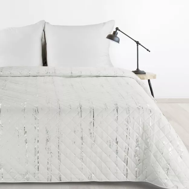 Narzuta z mikrofibry 170x210 BLINK 1 biała pikowana ze srebrnym przecieranym wzorem Design 91