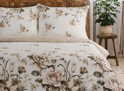 Pościel satynowa 140x200 SPRING 41 kremowa z pudrowym nadrukiem kwiatów