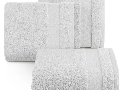 Ręcznik bawełniany 50x90 NESSY srebrny szeroką żakardową bordiurą w geometryczny wzór przetykaną błyszczącą nicią