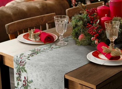 Bieżnik świąteczny 50x110 1256 gobelinowy beżowy utkany nicią szenilową z wzorem zielonych gałązek