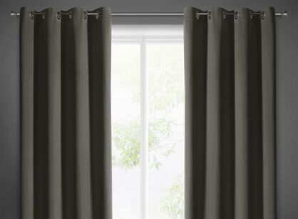 Zasłona na przelotkach 135x250 LOGAN zaciemniająca grafitowa jednokolorowa z półmatowej tkaniny