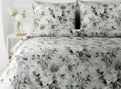 Pościel satynowa 220x200 SPRING 62 srebrna z wzorem kwiatowym z kolekcji Classic