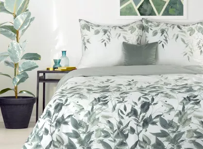 Pościel satynowa 160x200 SPRING 2 biała ciemna mięta z delikatnym wzorem kwiatowym z kolekcji Classic
