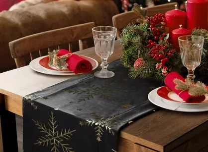 Bieżnik świąteczny 40x140 20A welwetowy czarny w śnieżynki