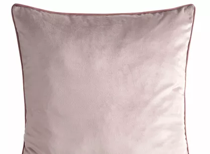 Poszewka welwetowa 45x45 GAJA 2 jednokolorowa pudrowa obszyta lamówką