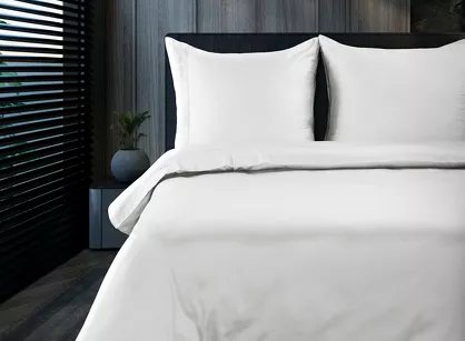 Pościel z makosatyny 160x200 ELEGANT 1A Eva Minge biała z ozdobną kantą i haftem 