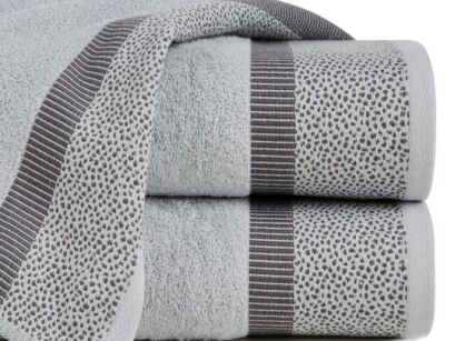 Ręcznik bawełniany 70x140 MARIT srebrny z kontrastową bordiurą w drobny żakardowy wzór