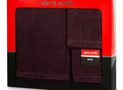Komplet ręczników EVI Pierre Cardin burgung zdobione bordiurą w kolorze ręcznika z logo marki z kolekcji Premium
