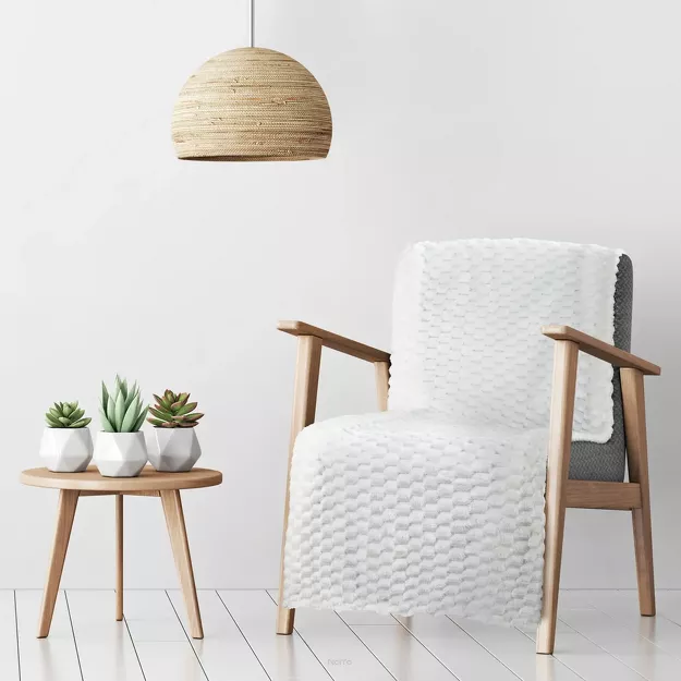 Koc na fotel 70x160 CINDY 6 biały puszysty w drobny wzór Design 91