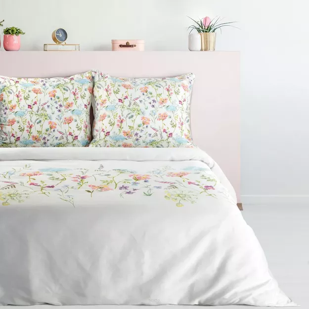 Pościel satynowa 220x200 SPRING 24 biała z wzorem roślinnym z kolekcji Classic