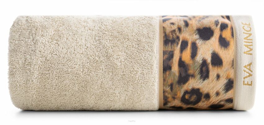 Ręcznik 70x140 EVA 23 Eva Minge beżowy z drukowaną bordiurą z wzorem zwierzęcym 500 g/m2