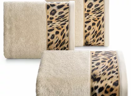 Ręcznik 70x140 EVA 23 Eva Minge beżowy z drukowaną bordiurą z wzorem zwierzęcym