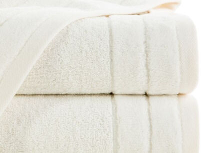 Ręcznik bawełniany 50x90 DAMLA kremowy gładki z subtelną bordiurą 50x90