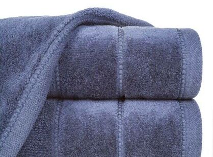 Ręcznik bawełniany 70x140 MARI granatowy z welurową bordiurą w pasy