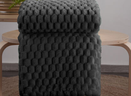 Koc na fotel 70x160 CINDY 6 czarny puszysty w drobny wzór Design 91