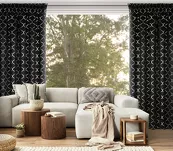 Zasłona na taśmie 140x270 MILI zaciemniająca typu dimout czarna z geometrycznym srebrnym nadrukiem - 10