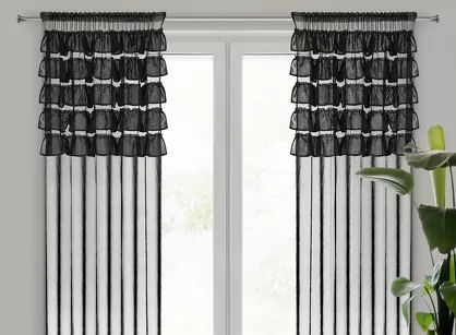 Firana na taśmie 140x270 AURA czarna z etaminy zdobiona w górnej części falbanami